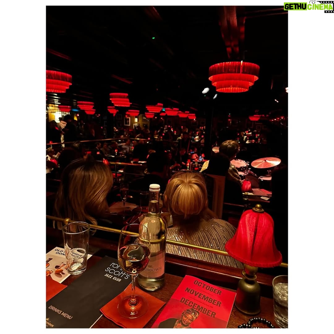 İpek Erdem - 1.9K Likes - “Moonlight and love songs, never out of date”
#london