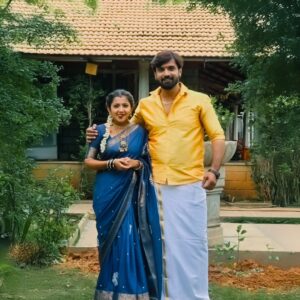 prathima thakur Instagram - ಶೂಟಿಂಗ್ ಗ್ಯಾಪಲ್ಲಿ 😄

Edited by - @ak_imagino

#colorskannada #trivikram #bbk11  #muddusose