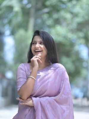 prathima thakur Instagram - ನನ್ನಿಂದ ಎಂದೂ ದೂರಾಗದಂತೆ♥️
Saree by @savandsilks