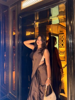 preet lakhanii Instagram - almost festive🧨