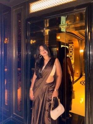 preet lakhanii Instagram - almost festive🧨