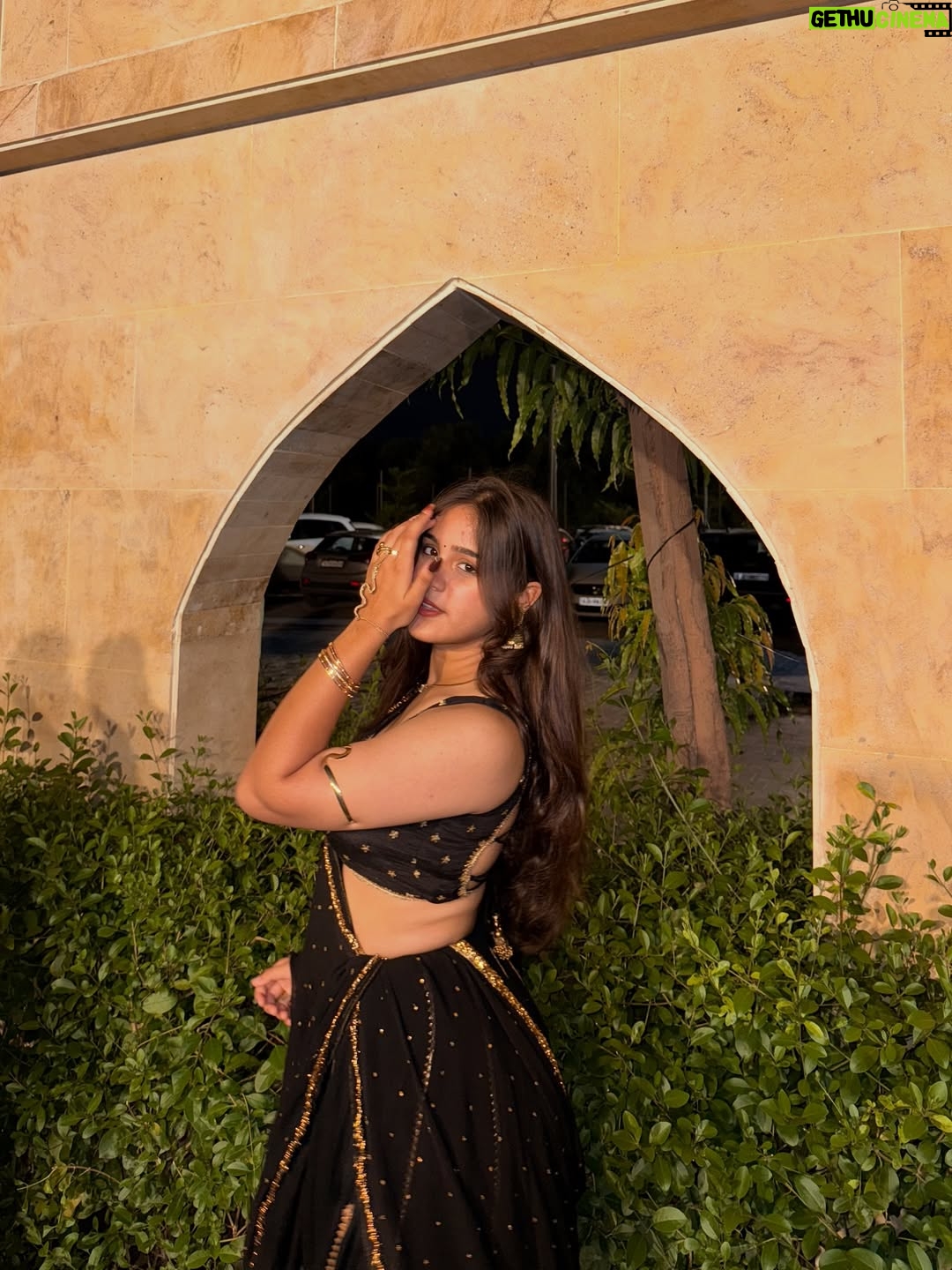 preet lakhanii - 74K Likes - soft focus🎇