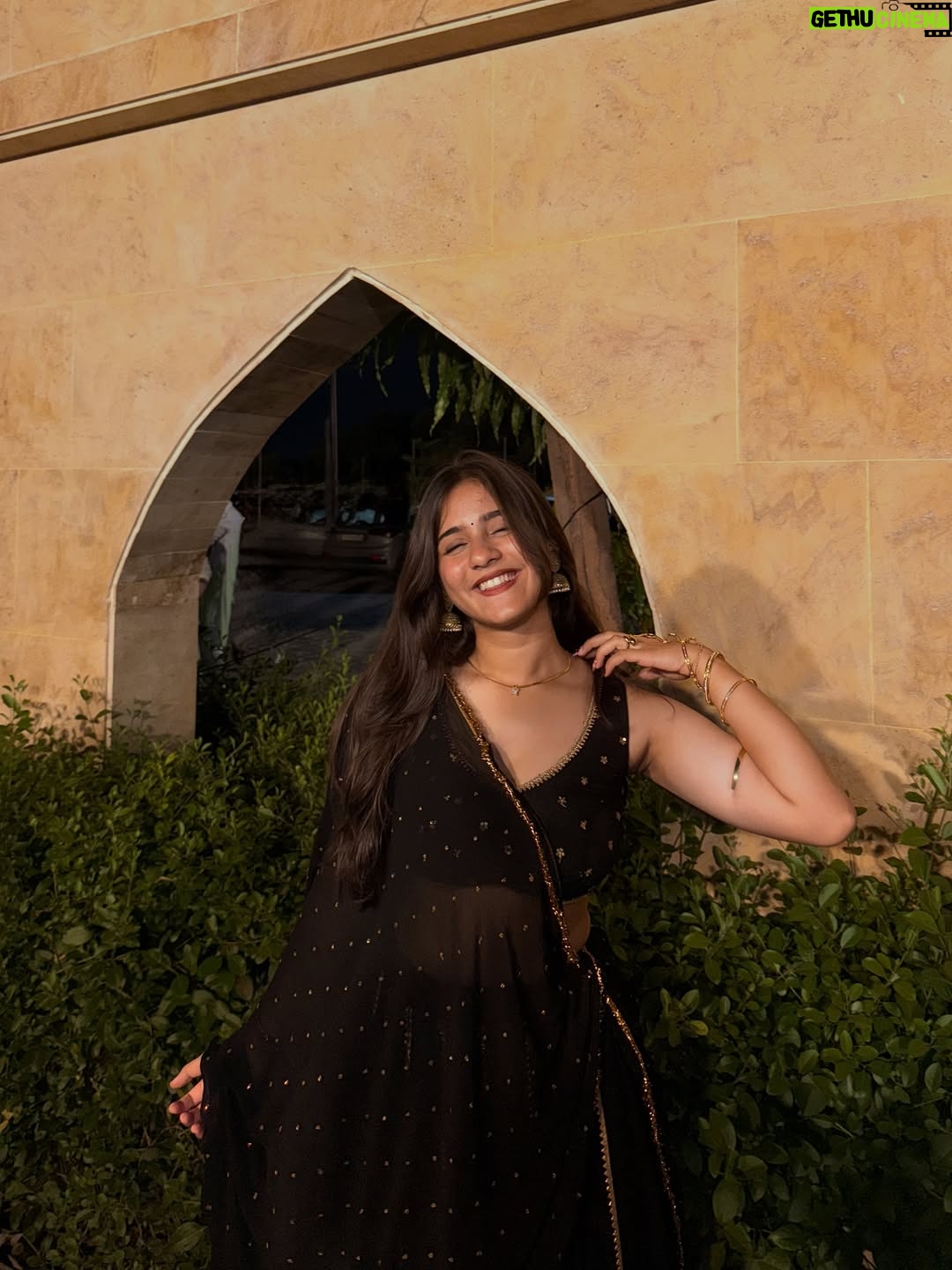 preet lakhanii - 74K Likes - soft focus🎇