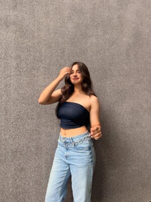 preet lakhanii Instagram - lowkey obsessed w this fit😋