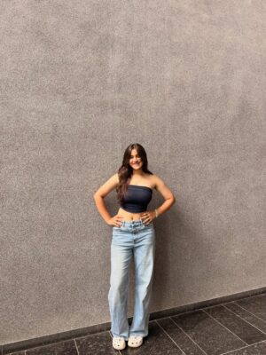 preet lakhanii Instagram - lowkey obsessed w this fit😋