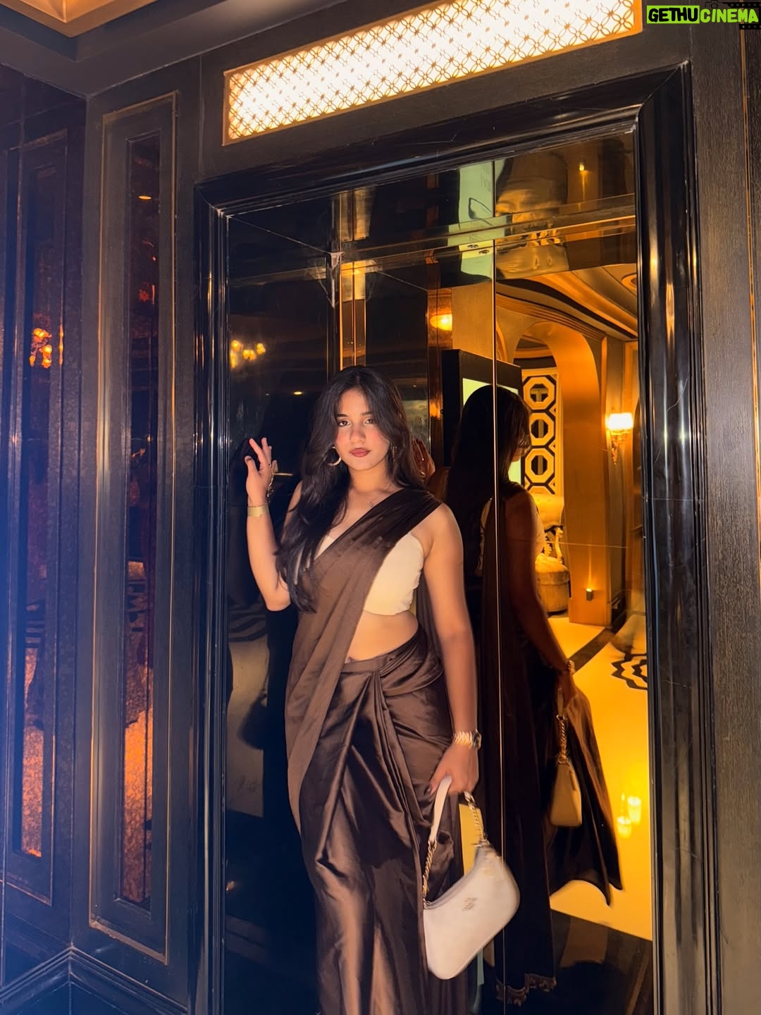 preet lakhanii - 35.5K Likes - almost festive🧨