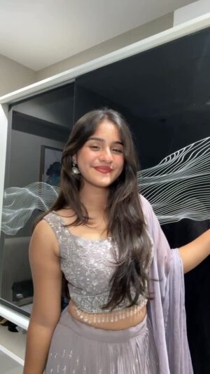preet lakhanii Instagram - Heere kufar kare❤️‍🔥

~Ignore tags 🏷~
#instagram #instagood #reels #reelsinstagram #instagramreels #transition #audio  #fyp #foryou #fy #fypage #fypシ #explore #explorepage #exploremore #trending #trendingreels #aesthetic #lipsync #diwali #diwalioutfit #desi #traditional #kufar