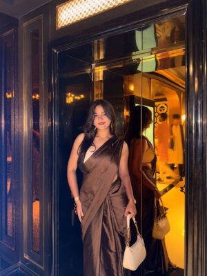 preet lakhanii Instagram - almost festive🧨