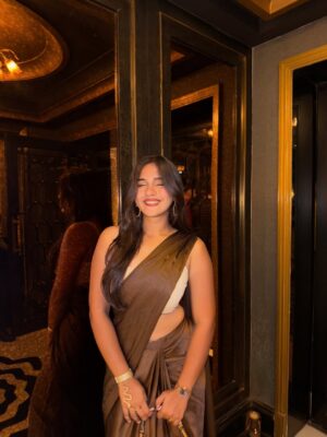 preet lakhanii Instagram - almost festive🧨