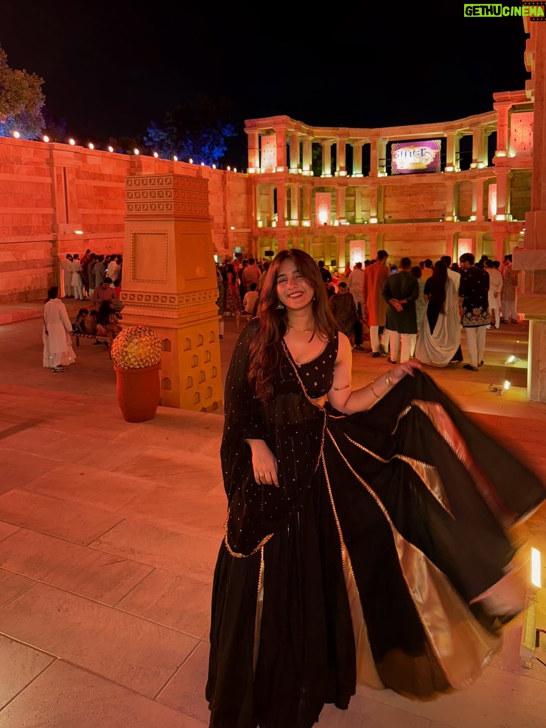 preet lakhanii - 74K Likes - soft focus🎇