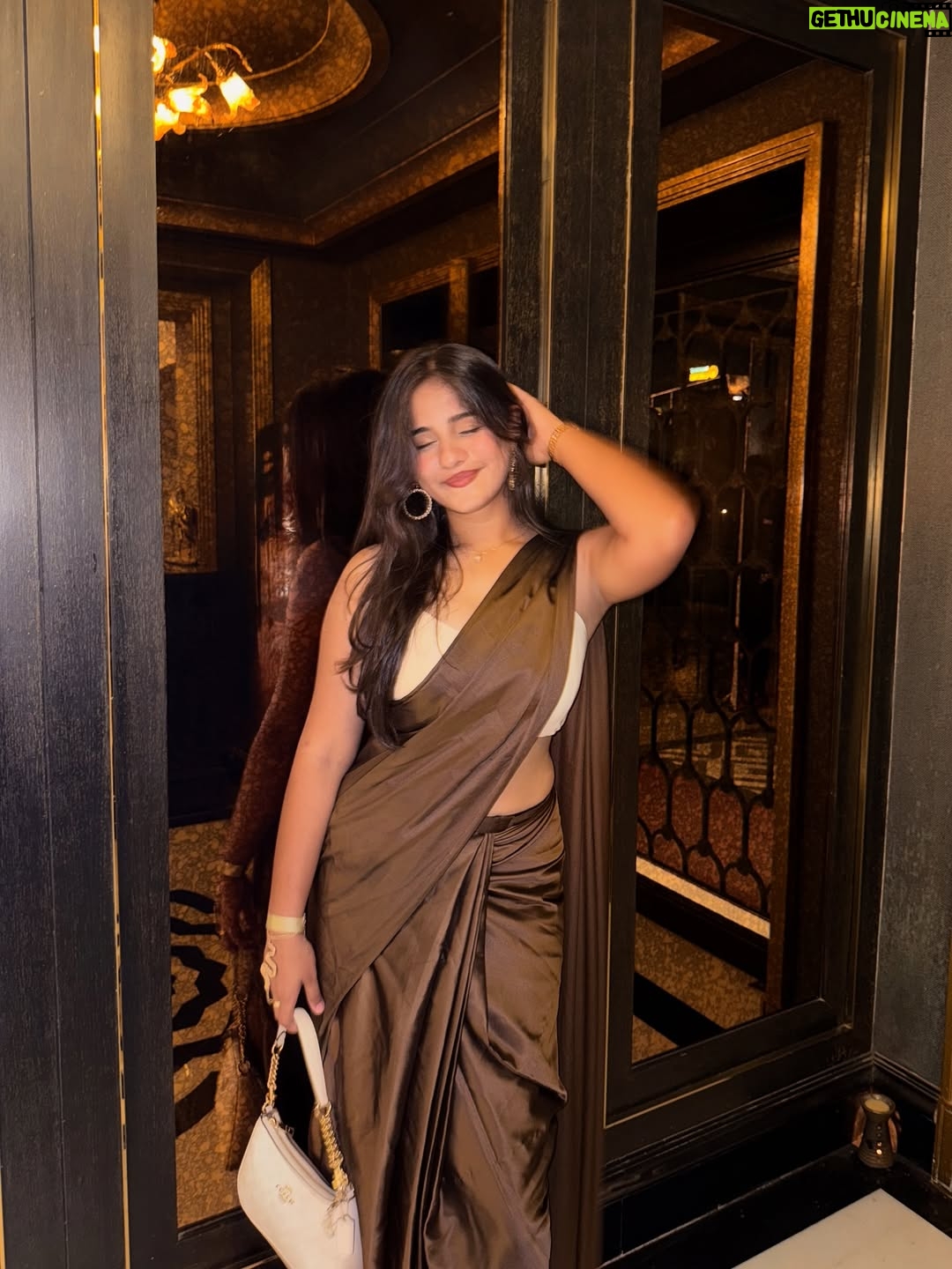preet lakhanii - 35.5K Likes - almost festive🧨