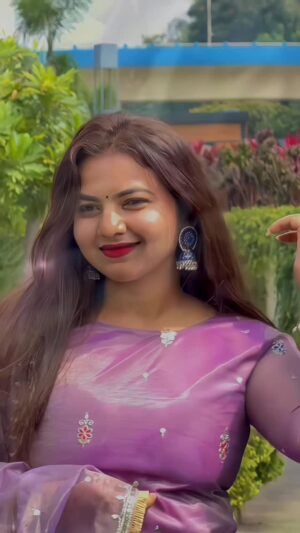 preethi nayaka Instagram - sone sone 👀💜🙈🧿#

#preethinayaka #reelkarofeelkaro #explore #kannada #fyp #trending #Valmiki
#ᴛᴜᴍᴋᴜʀ #banglore #davangere #mysore #mandya #chithradurga #tipturu #hasana