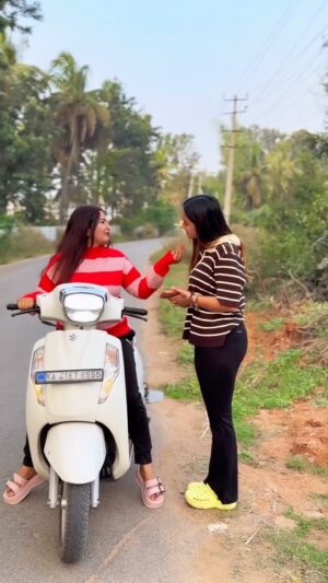 preethi nayaka Instagram - 😂tag ur Bestfriend💜🫶

#preethinayaka #reelitfeelit #reelkarofeelkaro #trending #reelsinstagram #explore #kannada #reels #kannada 
#dance #reelkarofeelkaro #ᴛᴜᴍᴋᴜʀ #bangalore #kannada#fyp #trending #viral #mysore #trend #ɪɴsᴛᴀɢᴏᴏᴅ #dance  #bangalore #kannada#fyp #trending #viral #mysore #trend #instagood #hasana #kiccha #valmiki #banglore #mandya #explore #kicchafan #dance #love