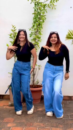preethi nayaka Instagram - Ice cream 🍦 

#preethinayaka #reelkarofeelkaro #reelsinstagram #trending #explore #fyp #dance #beauty #makeup #dailyvlog