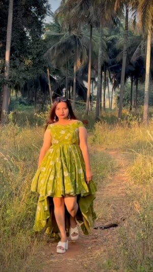 preethi nayaka Instagram - Yako hudga maiyaga yanghaithi😏😡

Outfit: @trendsetter_boutique__ 

#preethinayaka #reelitfeelit #reelkarofeelkaro #trending #reelsinstagram #explore #kannada #reels #kannada 
#dance #reelkarofeelkaro #ᴛᴜᴍᴋᴜʀ #bangalore #kannada#fyp #trending #viral #mysore #trend #ɪɴsᴛᴀɢᴏᴏᴅ #dance  #bangalore #kannada#fyp #trending #viral #mysore #trend #instagood #hasana #kiccha #valmiki #banglore #mandya #explore #kicchafan #dance #love