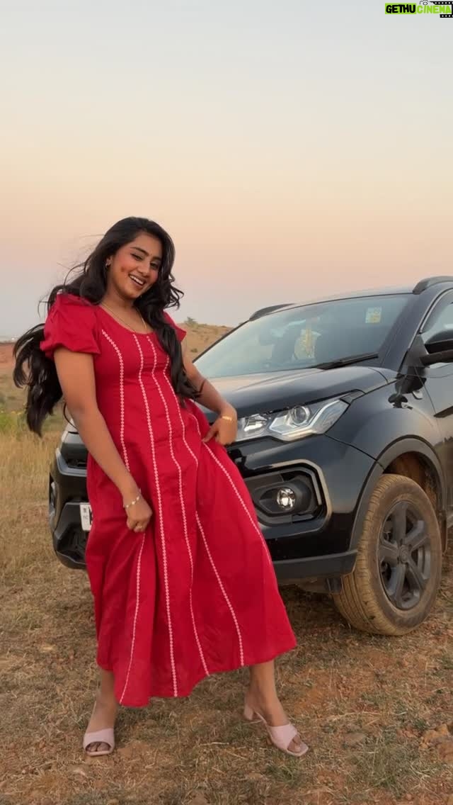 priya savadi - 32.1K Likes - Babe🖤😍😘

#priyasavadi #belagavi #love #trendingreels #trending