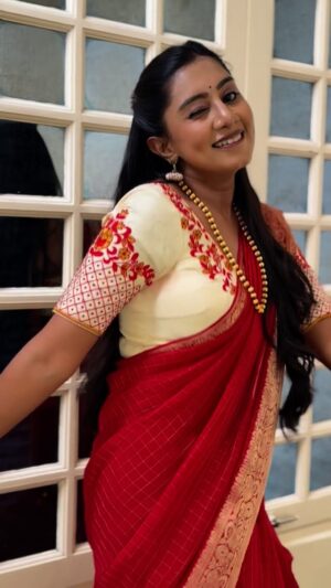 priya savadi Instagram - Va vaaaaā¤ļøš¹
#priyasavadi #belagavi #happiness #love #trendingreels #viral #trending #viralvideos #explore #mine #dream #dancer #dance #dancelove #ontrend