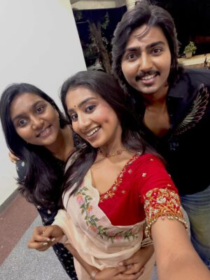 priya savadi Instagram - Meet these Udaalaās š on November 14th at your nearest Theatreā¤ļø All the Very best team UDAALAā”ļø
Pakka Jawari Nam Uttar Karnataka movie.
@pruthvishamanur_official @yogarajbhatofficial @amol.patil.anp @srustishamanur @renu_gopi_ @sumit._.sankoji @malunipanalsinger @siddharthganiga @veeresh._.pm
#priyasavadi #belagavi #uttarkarnatakamandi #uttarkarnatakaspecial #ukmandi #jawari #udaala #trend #trendingnow #trendingsongs #viral #kannadathi #kannadamovies