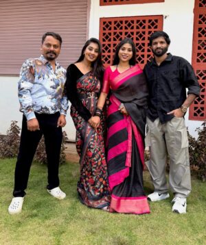 priya savadi Instagram - The bond that never fades šš«š«¶š«°
.
.
#post #ukmandi #picoftheday