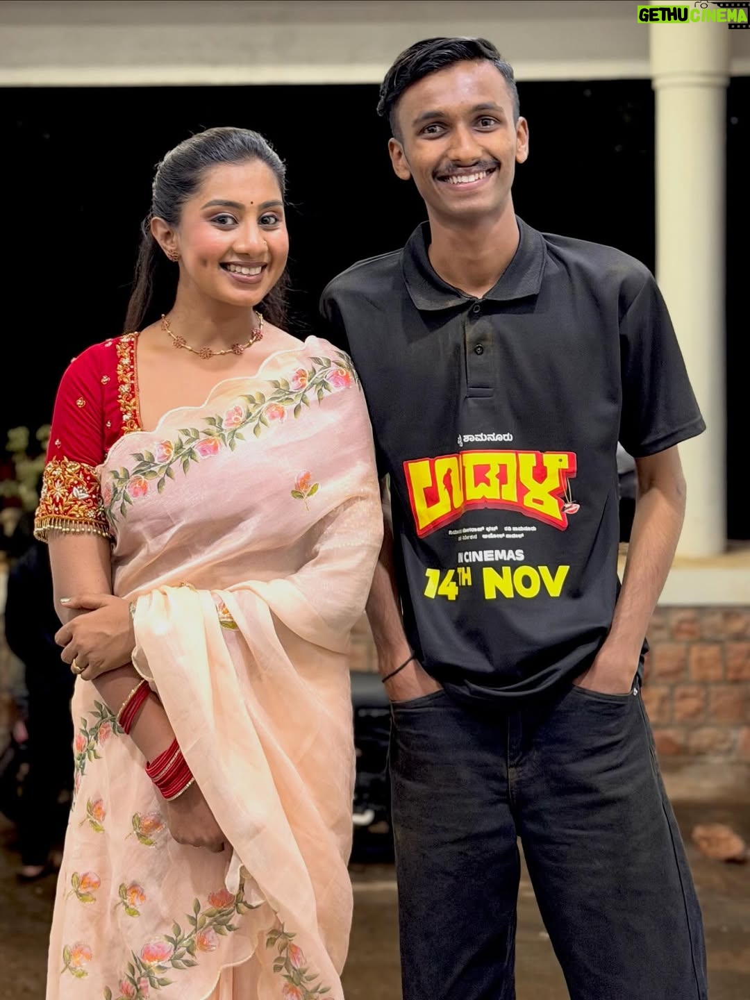 priya savadi - 30.4K Likes - Meet these Udaala’s 😍 on November 14th at your nearest Theatre❤️ All the Very best team UDAALA⚡️
Pakka Jawari Nam Uttar Karnataka movie. 

@pruthvishamanur_official @yogarajbhatofficial @amol.patil.anp @srustishamanur @renu_gopi_ @sumit._.sankoji @malunipanalsinger @siddharthganiga @veeresh._.pm 

#priyasavadi #belagavi #uttarkarnatakamandi #uttarkarnatakaspecial #ukmandi #jawari #udaala #trend #trendingnow #trendingsongs #viral #kannadathi #kannadamovies