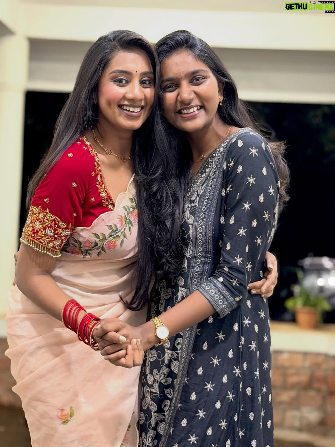 priya savadi - 30.4K Likes - Meet these Udaala’s 😍 on November 14th at your nearest Theatre❤️ All the Very best team UDAALA⚡️
Pakka Jawari Nam Uttar Karnataka movie. 

@pruthvishamanur_official @yogarajbhatofficial @amol.patil.anp @srustishamanur @renu_gopi_ @sumit._.sankoji @malunipanalsinger @siddharthganiga @veeresh._.pm 

#priyasavadi #belagavi #uttarkarnatakamandi #uttarkarnatakaspecial #ukmandi #jawari #udaala #trend #trendingnow #trendingsongs #viral #kannadathi #kannadamovies