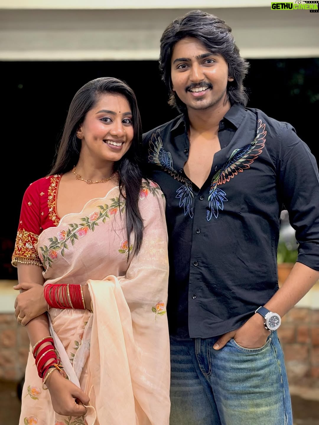 priya savadi - 30.4K Likes - Meet these Udaala’s 😍 on November 14th at your nearest Theatre❤️ All the Very best team UDAALA⚡️
Pakka Jawari Nam Uttar Karnataka movie. 

@pruthvishamanur_official @yogarajbhatofficial @amol.patil.anp @srustishamanur @renu_gopi_ @sumit._.sankoji @malunipanalsinger @siddharthganiga @veeresh._.pm 

#priyasavadi #belagavi #uttarkarnatakamandi #uttarkarnatakaspecial #ukmandi #jawari #udaala #trend #trendingnow #trendingsongs #viral #kannadathi #kannadamovies