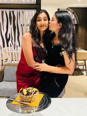 priya savadi Instagram - Happy Birthday to My One and Only Sister Love Pritaaaš @_preeti23._ Chimpuu Thank You and Sorry for everything š„ŗš«¶ I Love Youā¤ļøš