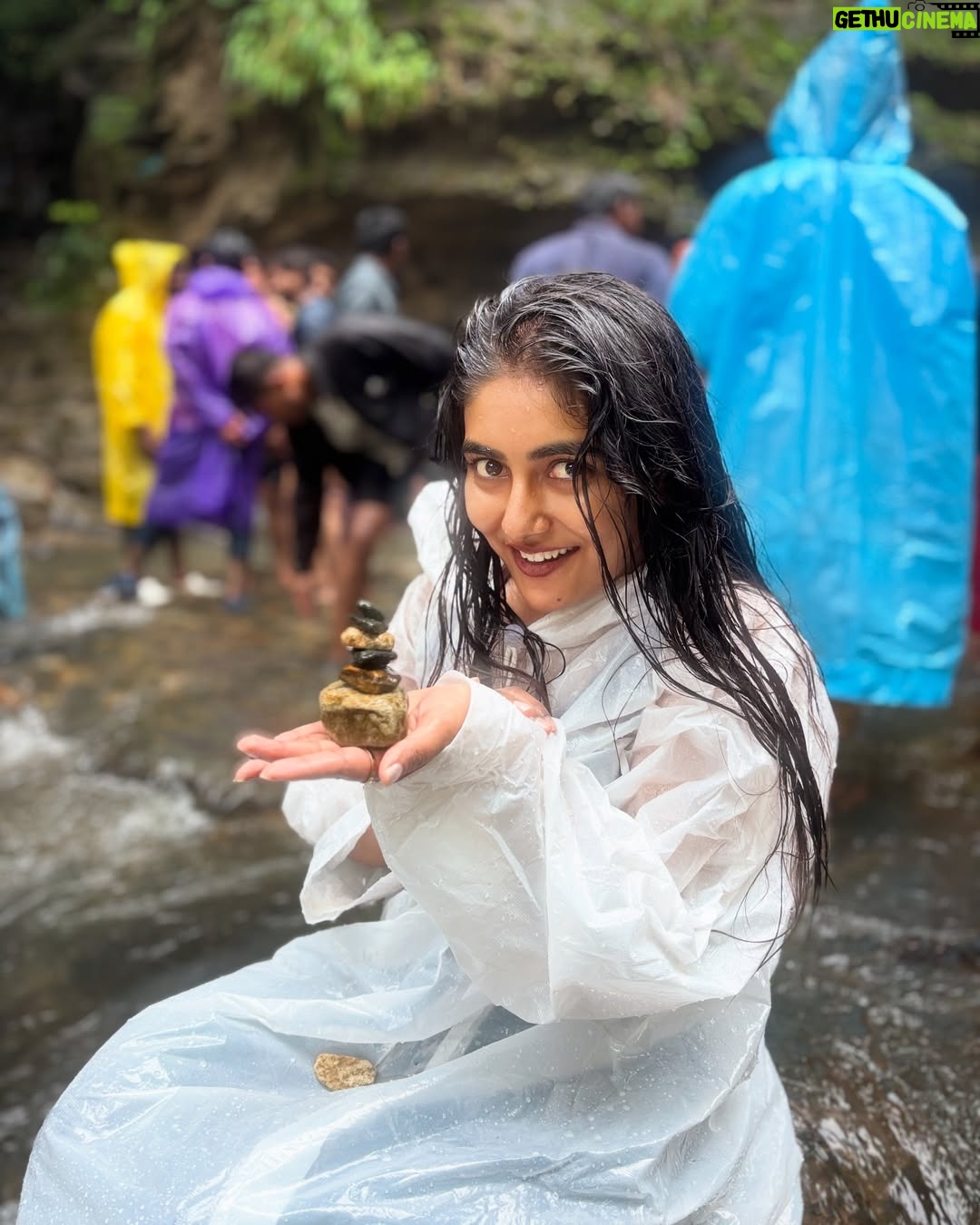 priyanka ds - 46.9K Likes - ಕಾಡು ಮಳೆಯನು ಮಳೆಯ ನೆನಪನು ….🍃✨🧿🥹