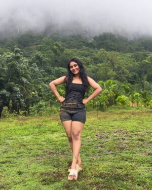 priyanka ds Instagram - ಕಾಡು ಮಳೆಯನು ಮಳೆಯ ನೆನಪನು ….🍃✨🧿🥹