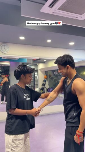 reenu Debnath Instagram - Body bane na bane, din ban hi jaata hai. ❤️😏
.

#fypシ #explore #instagramreels #relatable #reelsinstagram #funnystory #explorepage #meme #viral #comedyvideos #gymcontent #viralvideos #trend #feed #relatable #reelkarofeelkaro