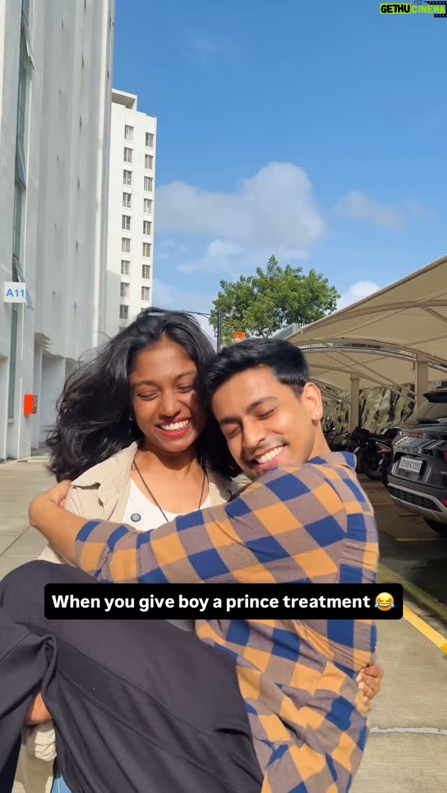 reenu Debnath - 0.9 Million Likes - Why should girls have all the fun? 😛😂

#kainfam #reelkarofeelkaro #reelitfeelit #feelkaroreelkaro #feelitreelit #comedy #love