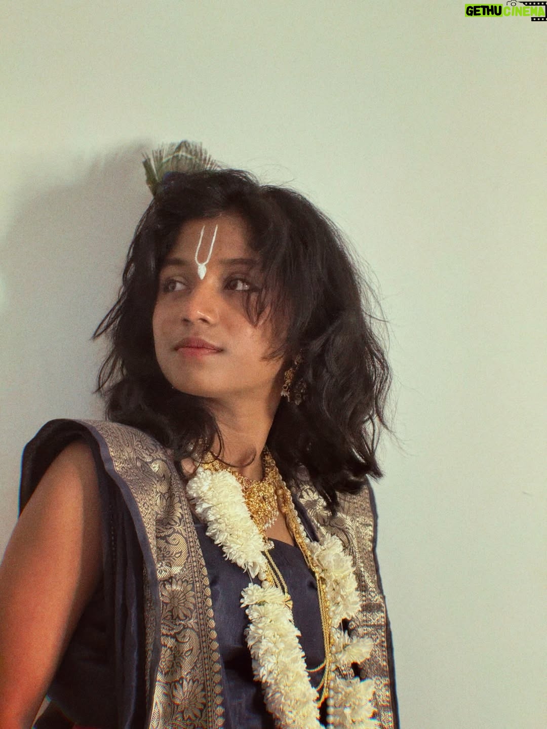 reenu Debnath - 0.9 Million Likes - Agar uske Bhesh mein koi itna manmohak dikh sakta hai, to woh khud kitna manmohak hoga.🦚❤️

.

.

#krishna #radheradhe #vasudev #newpost #arijitsingh