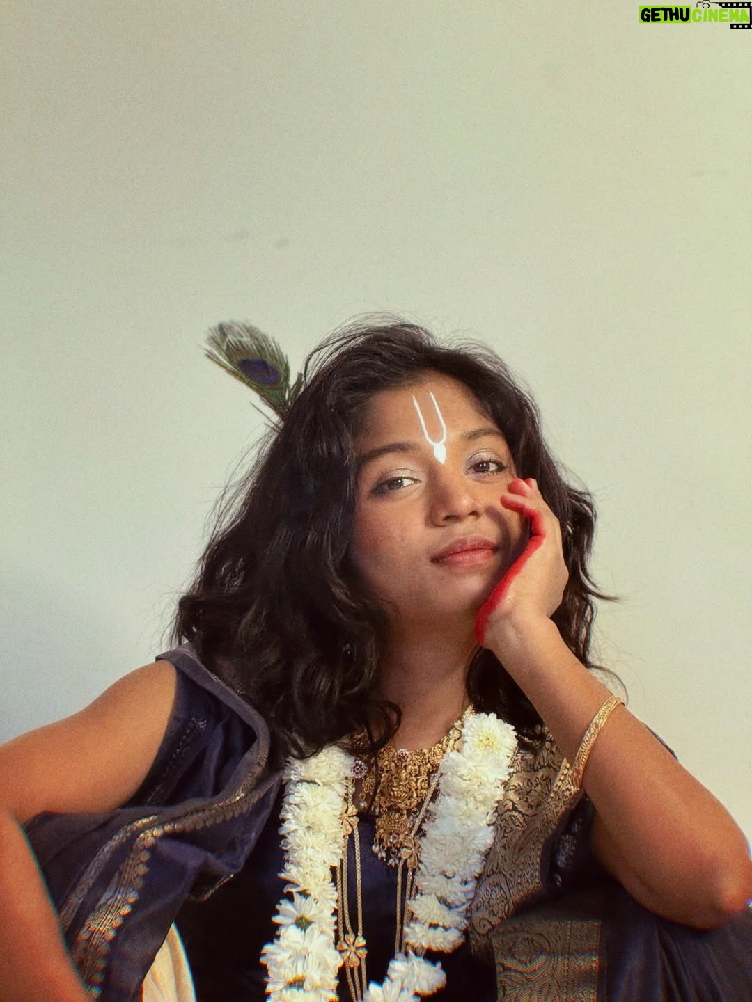 reenu Debnath - 0.9 Million Likes - Agar uske Bhesh mein koi itna manmohak dikh sakta hai, to woh khud kitna manmohak hoga.🦚❤️

.

.

#krishna #radheradhe #vasudev #newpost #arijitsingh