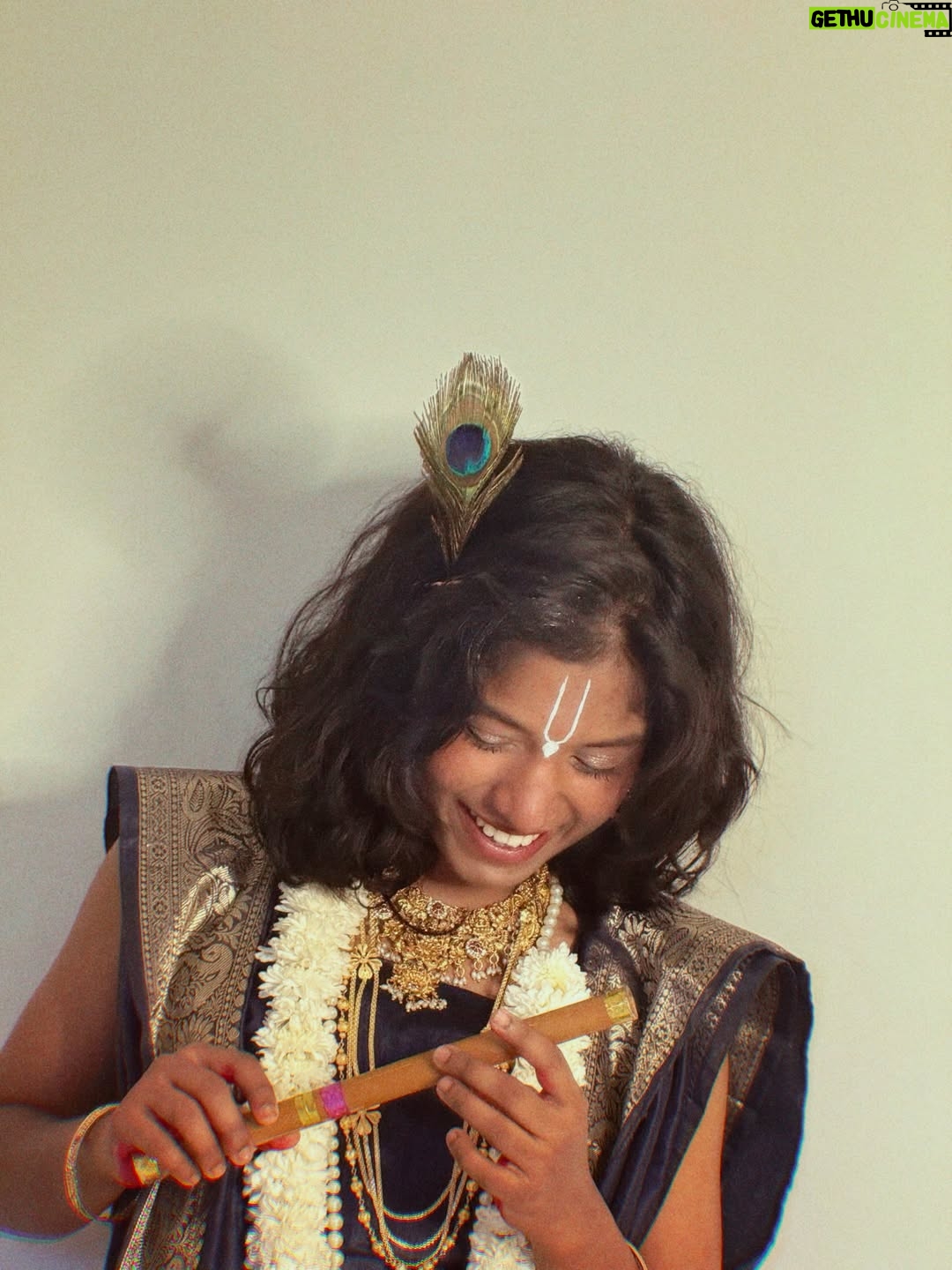 reenu Debnath - 0.9 Million Likes - Agar uske Bhesh mein koi itna manmohak dikh sakta hai, to woh khud kitna manmohak hoga.🦚❤️

.

.

#krishna #radheradhe #vasudev #newpost #arijitsingh