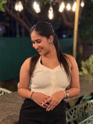 saakshi sb Instagram - Lost in the little things 🌸