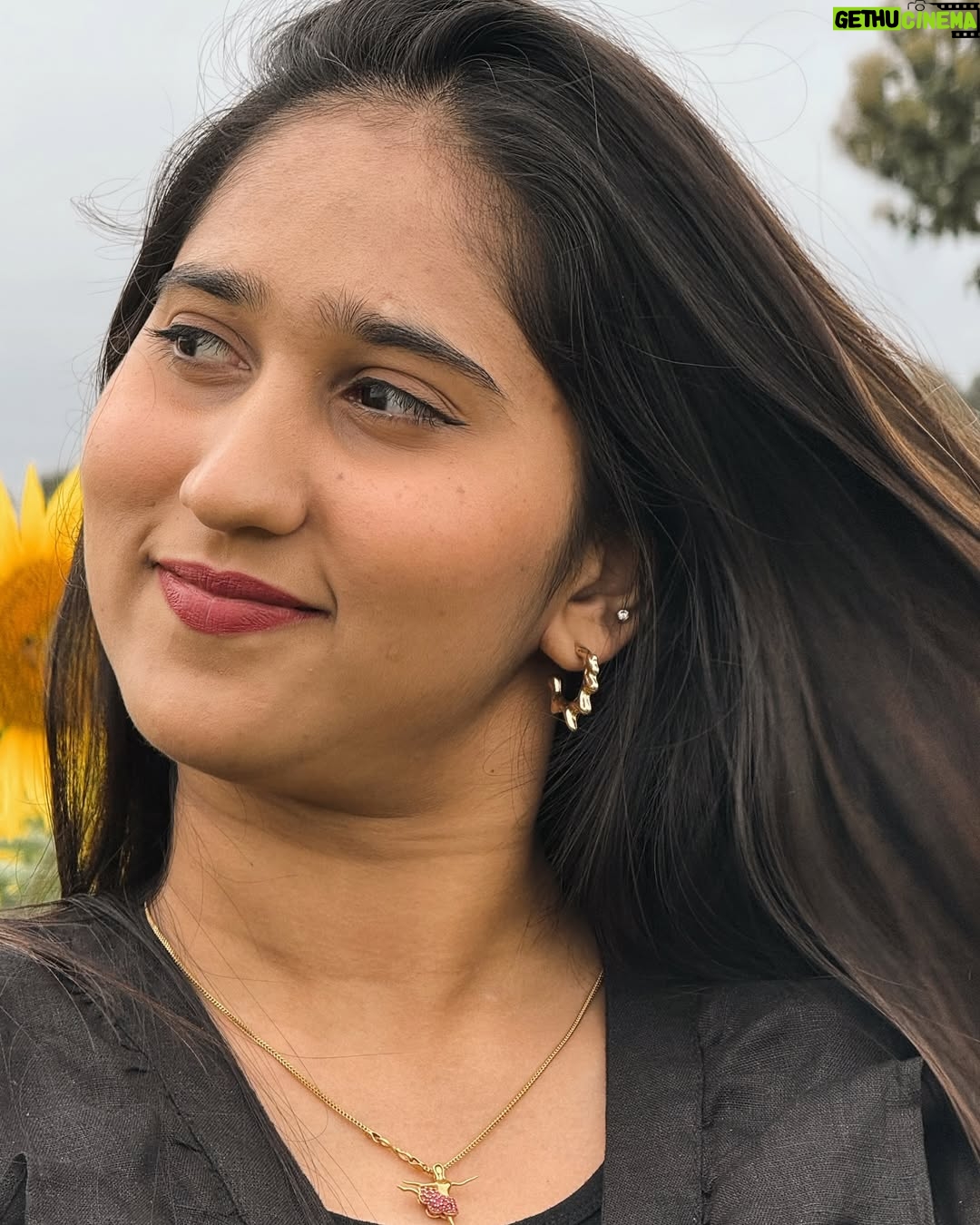 saakshi sb - 9K Likes - Like sunflowers, we turn to the light, even on cloudy days🌻✨