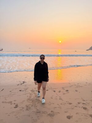 saakshi sb Instagram - Currently vibing with the waves🤪