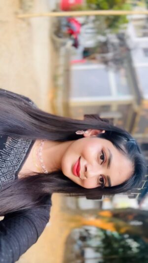 sakina khan Instagram - #reels #sister #bff #bestfriends#reels #viral#❤️❤️#behen