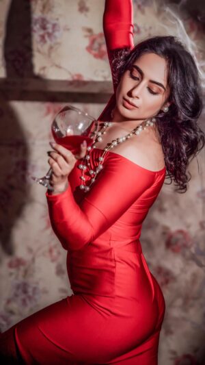 shweta mehta Instagram - This is how it's done! #photoshoot 
#theshwetamehta #art #ootd #fashion #pullup