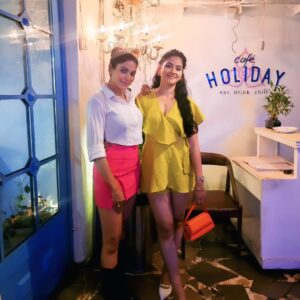 sneha singh Instagram - A day well spent with my favorite people 💓 ✨️🤗👭🧿

My buddies @rishabhpathakkk
@dhanashrieofficial  @abhishek.matai

.
.
.
.
.
.
.
.
.
.
.
.
 
#sisterhood #hadfun #mumbailife #friendsforever #mypeople