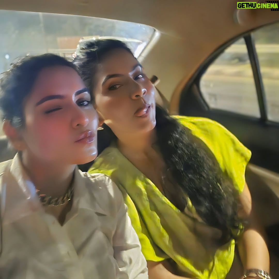 sneha singh - 9.9K Likes - A day well spent with my favorite people 💓 ✨️🤗👭🧿

My buddies @rishabhpathakkk
@dhanashrieofficial  @abhishek.matai

.
.
.
.
.
.
.
.
.
.
.
.
 
#sisterhood #hadfun #mumbailife #friendsforever #mypeople