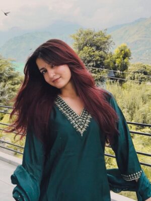 superva sharma Instagram - red haired baddie’s gone now and i kinda miss her🥲