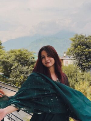 superva sharma Instagram - red haired baddie’s gone now and i kinda miss her🥲