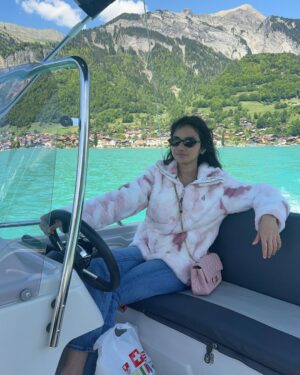 uwudracu Instagram - My favourite red flag in the world 🇨🇭
