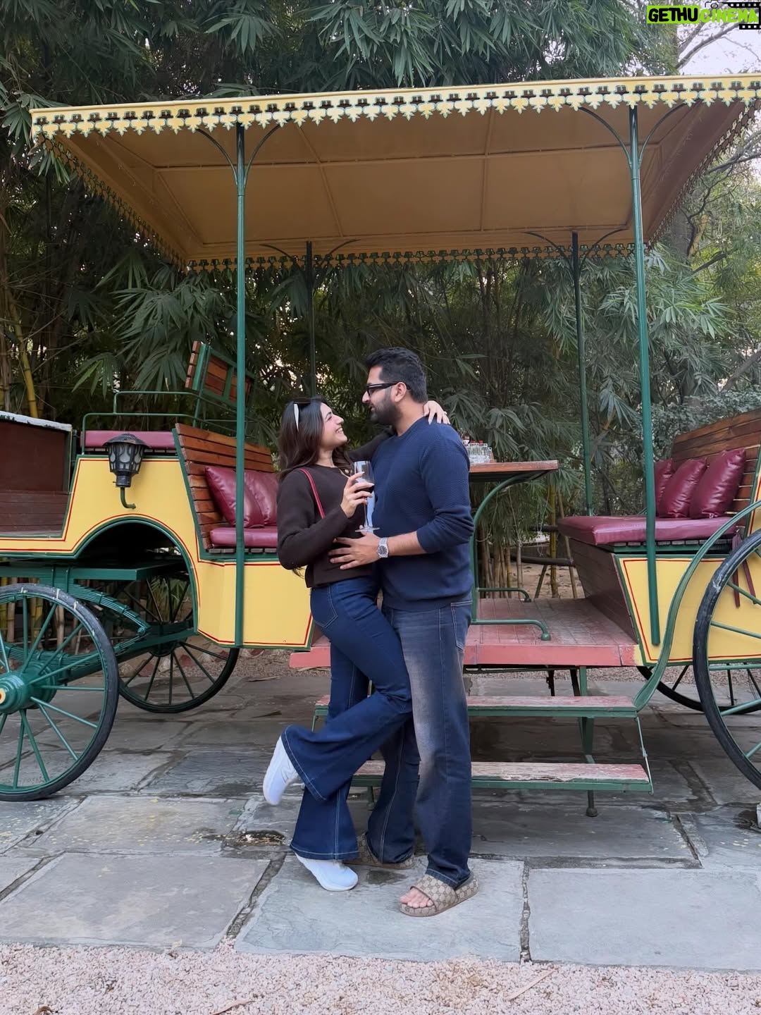 vedika Mehta - 3.7K Likes - Last day of the year: flew in, ate well, felt grateful. Jaipur🩷✨