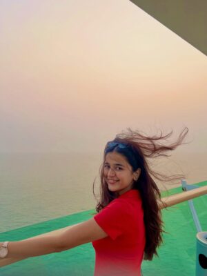 vishakha pandey Instagram - Red. Sea. Me.❤️🌊🛳️
@cordeliacruises
#vishakhapandey #CruiseDiaries #RedButRelaxed #StyleAtSea #QuietConfidence #VacationVibes #IndianTraveller