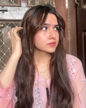 whos himaa Instagram - Ek ladki ko dekha toh aisa laga..jaise ?🌸💗