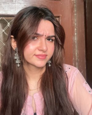 whos himaa Instagram - Ek ladki ko dekha toh aisa laga..jaise ?🌸💗
