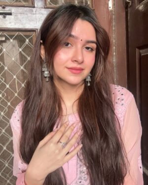 whos himaa Instagram - Ek ladki ko dekha toh aisa laga..jaise ?🌸💗