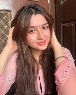 whos himaa Instagram - Ek ladki ko dekha toh aisa laga..jaise ?🌸💗